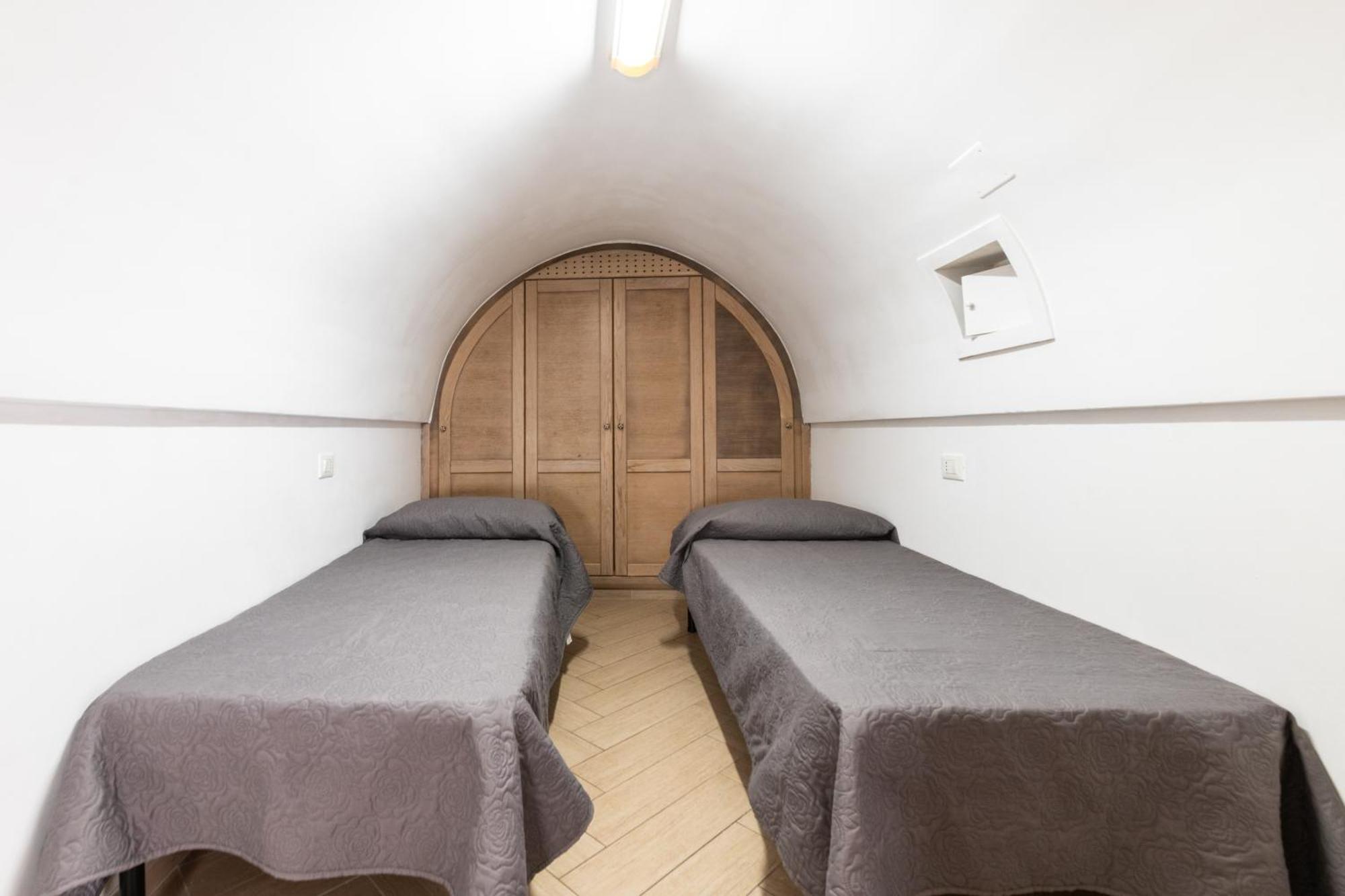 White Stone Flats & Studios Ostuni Room photo